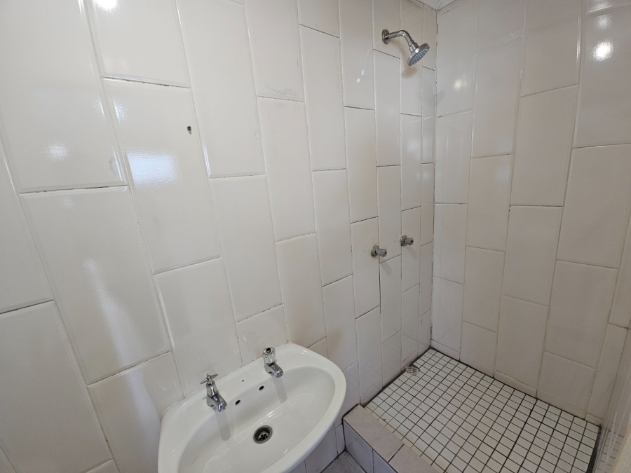 To Let 1 Bedroom Property for Rent in Westgate Western Cape